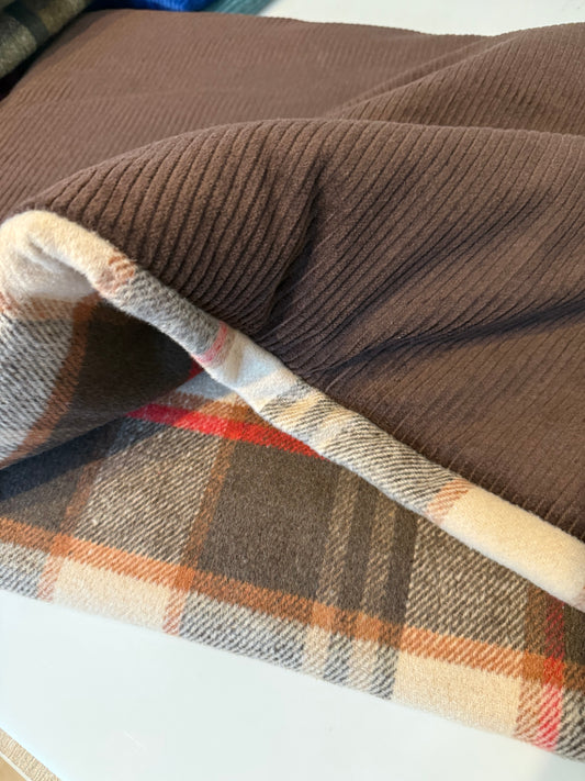 Kuschelnest S braun/kariert